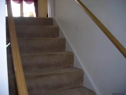 27 Covington Dr, Mechanicville, NY 12118 photo 17