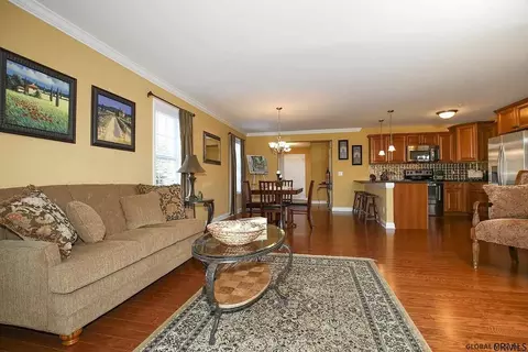 123 Paddock Cir, Schenectady, NY 12306 photo 15