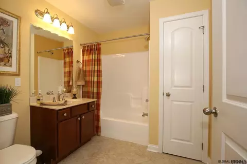 123 Paddock Cir, Schenectady, NY 12306 photo 21