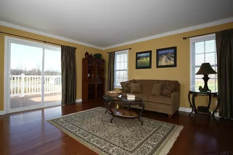 123 Paddock Cir, Schenectady, NY 12306 photo 14