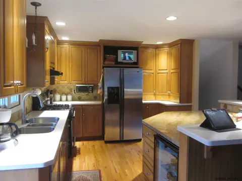 33 Devon Rd, Delmar, NY 12054 photo 6