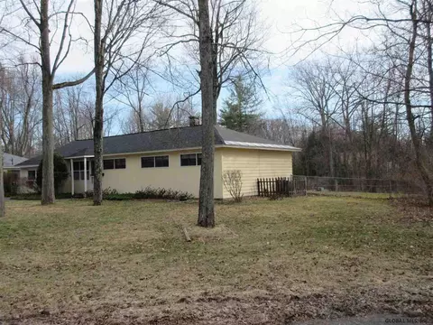 11 Kenaware Ave, Delmar, NY 12054 photo 2