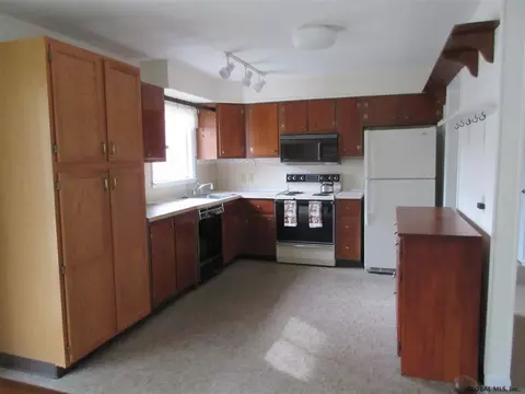 11 Kenaware Ave, Delmar, NY 12054 photo 5
