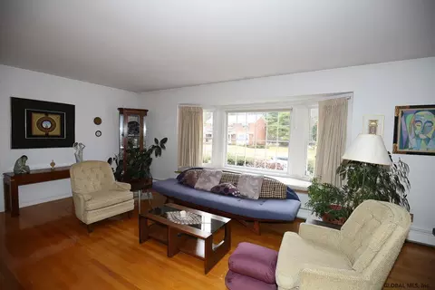 21 Carstead Dr, Slingerlands, NY 12159 photo 4
