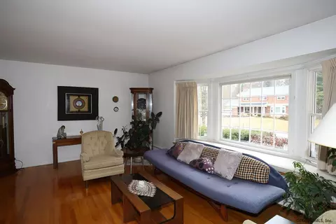21 Carstead Dr, Slingerlands, NY 12159 photo 5