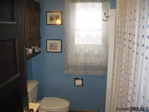 844 Decamp Ave, Schenectady, NY 12309 photo 11