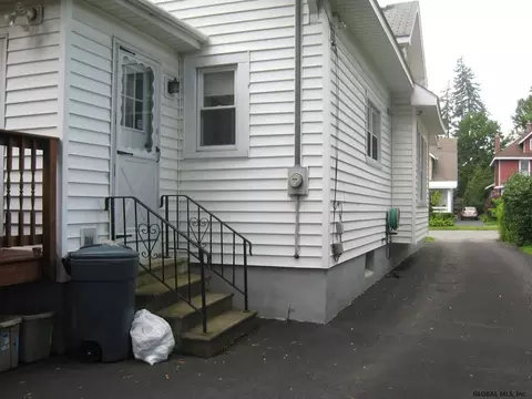 844 Decamp Ave, Schenectady, NY 12309 photo 17