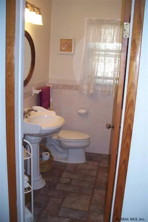 321 Twelfth St, Schenectady, NY 12306 photo 9