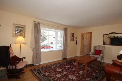 57 Jefferson Rd, Glenmont, NY 12077 photo 4