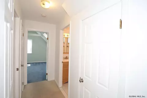 57 Jefferson Rd, Glenmont, NY 12077 photo 17