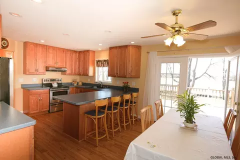 57 Jefferson Rd, Glenmont, NY 12077 photo 6
