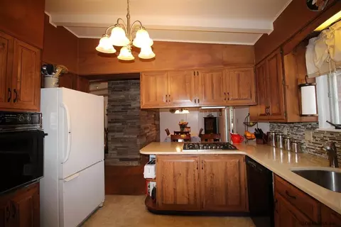 145 Murray Ave, Delmar, NY 12054 photo 3