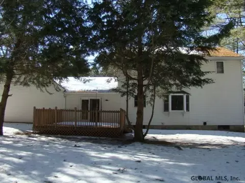 8 Ryanwood Ct, Gansevoort, NY 12831 photo 2