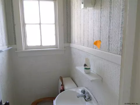 796 Wright Ave, Schenectady, NY 12309 photo 8