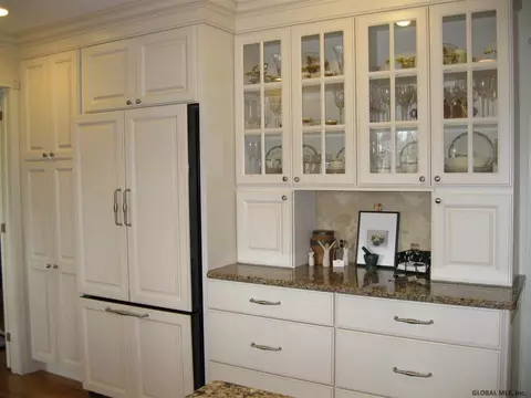 120 E Poplar Dr, Delmar, NY 12054 photo 8