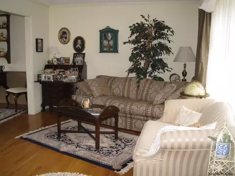 120 E Poplar Dr, Delmar, NY 12054 photo 2