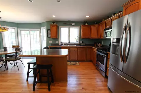 2 Brookside Dr, Saratoga Springs, NY 12866 photo 8