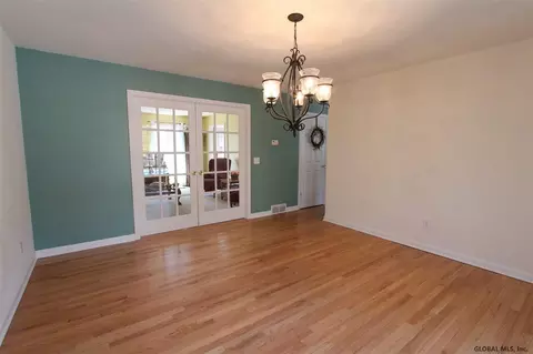 2 Brookside Dr, Saratoga Springs, NY 12866 photo 6