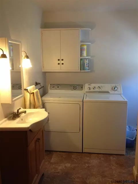 2 Edmel Rd, Glenville, NY 12302 photo 9