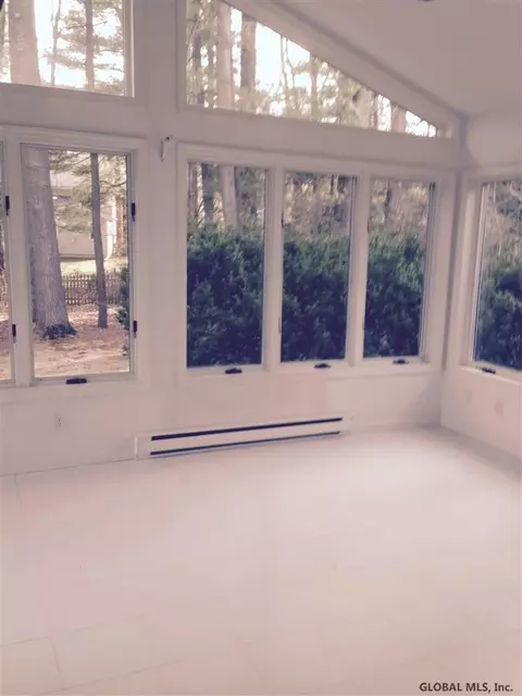 116 Westchester Dr, Delmar, NY 12054 photo 9