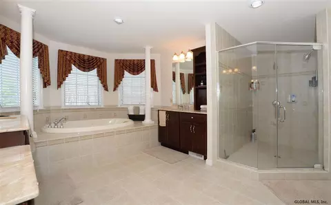 33 Devonshire Way, Clifton Park, NY 12065 photo 20
