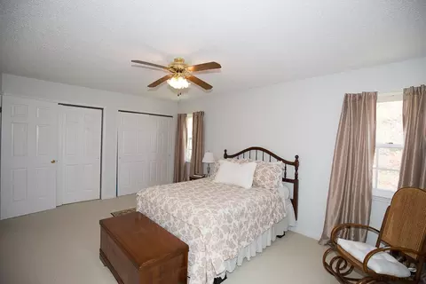 28 Wander Ct, Glenmont, NY 12077 photo 18