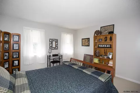 28 Wander Ct, Glenmont, NY 12077 photo 20