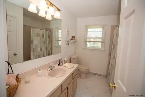 28 Wander Ct, Glenmont, NY 12077 photo 22