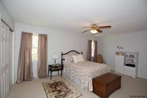 28 Wander Ct, Glenmont, NY 12077 photo 17