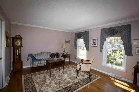 28 Wander Ct, Glenmont, NY 12077 photo 4