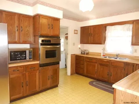86 Hunter Dr, Valatie, NY 12184 photo 2