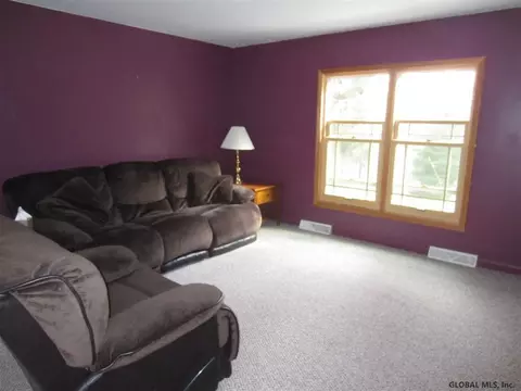 37 Angle Rd, Mechanicville, NY 12118 photo 8