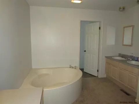 37 Angle Rd, Mechanicville, NY 12118 photo 12