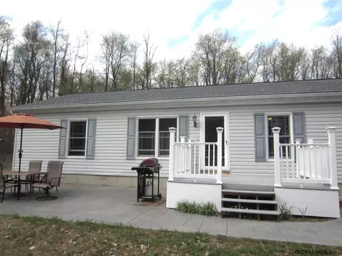37 Angle Rd, Mechanicville, NY 12118 photo 1