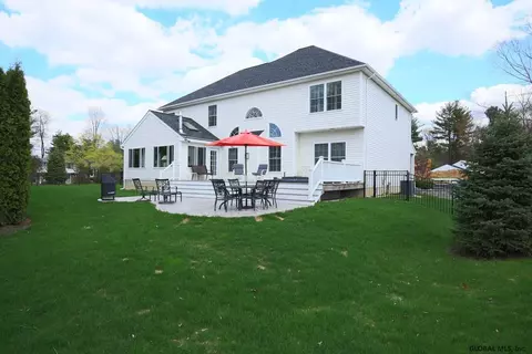 5 Fieldstone Dr, Delmar, NY 12054 photo 3