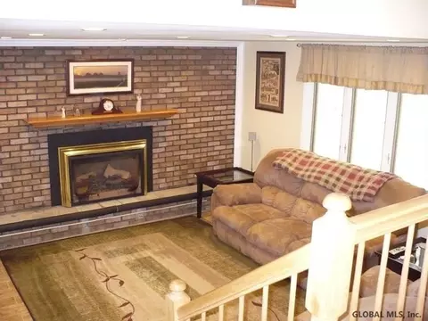 8 Carr Rd, Saratoga Springs, NY 12866 photo 13