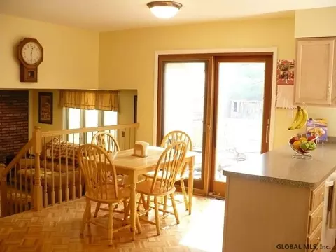 8 Carr Rd, Saratoga Springs, NY 12866 photo 9