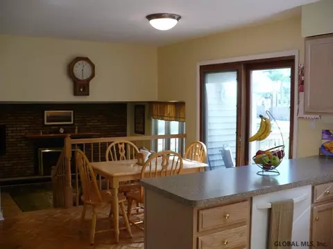 8 Carr Rd, Saratoga Springs, NY 12866 photo 5