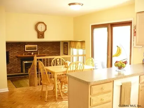 8 Carr Rd, Saratoga Springs, NY 12866 photo 11