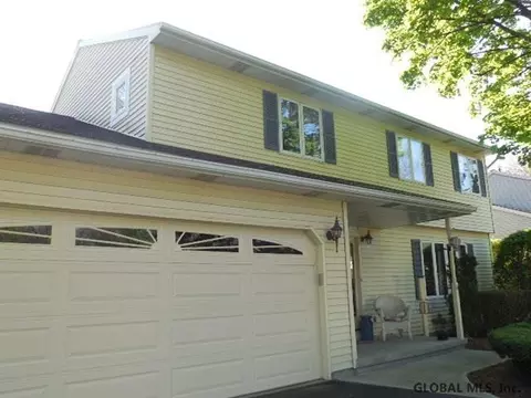 27 Chrisken Dr, Glenmont, NY 12077 photo 2