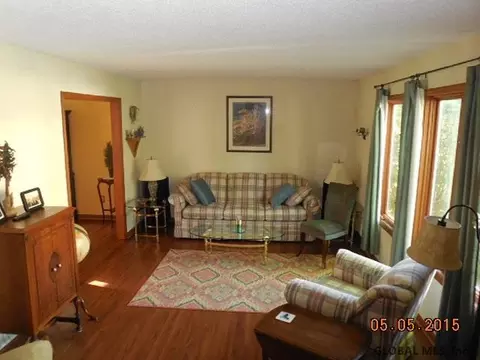 27 Chrisken Dr, Glenmont, NY 12077 photo 4