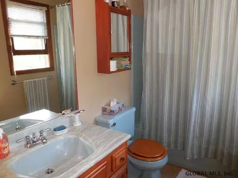 27 Chrisken Dr, Glenmont, NY 12077 photo 14