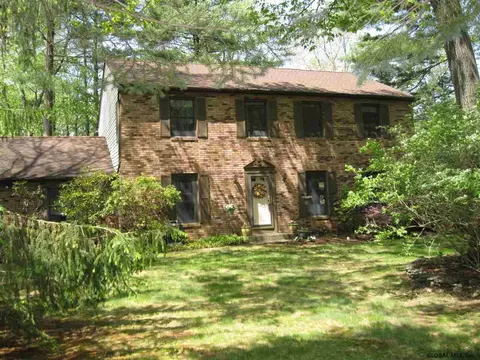 15 Bain Dr, Delmar, NY 12054 photo 1