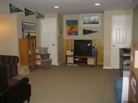 15 Bain Dr, Delmar, NY 12054 photo 21