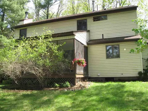 15 Bain Dr, Delmar, NY 12054 photo 3
