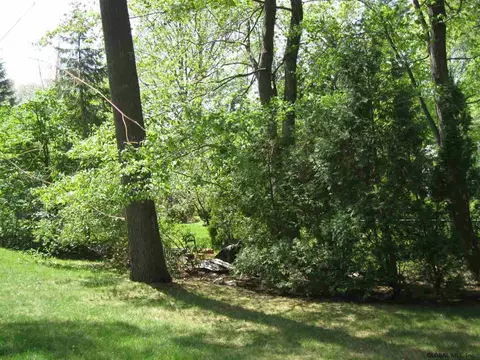 15 Bain Dr, Delmar, NY 12054 photo 4