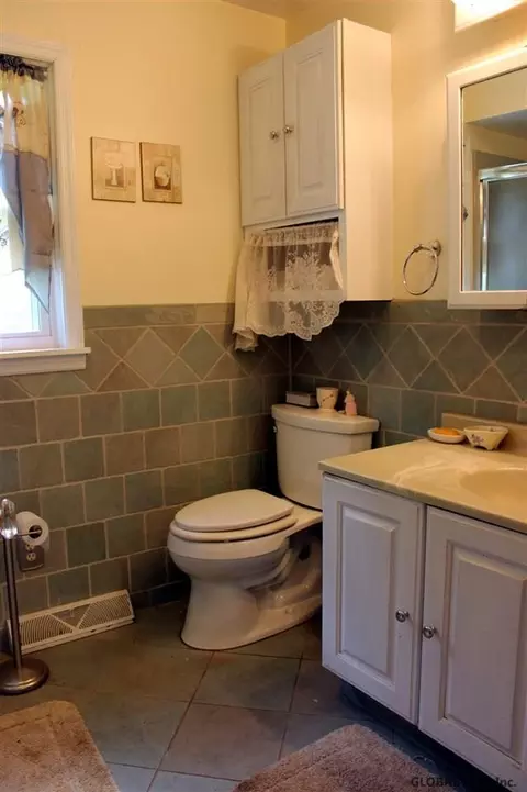 22 Droms Rd, Glenville, NY 12302 photo 9