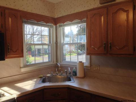 34 Ormond St, Albany, NY 12203 photo 4