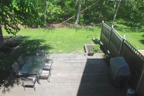 30 Commonwealth Dr, Glenmont, NY 12077 photo 22