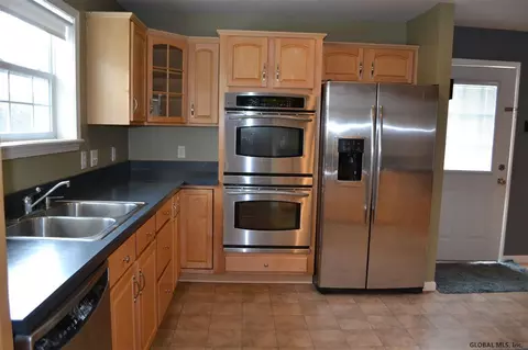 17 Howes Way, Argyle, NY 12809 photo 4